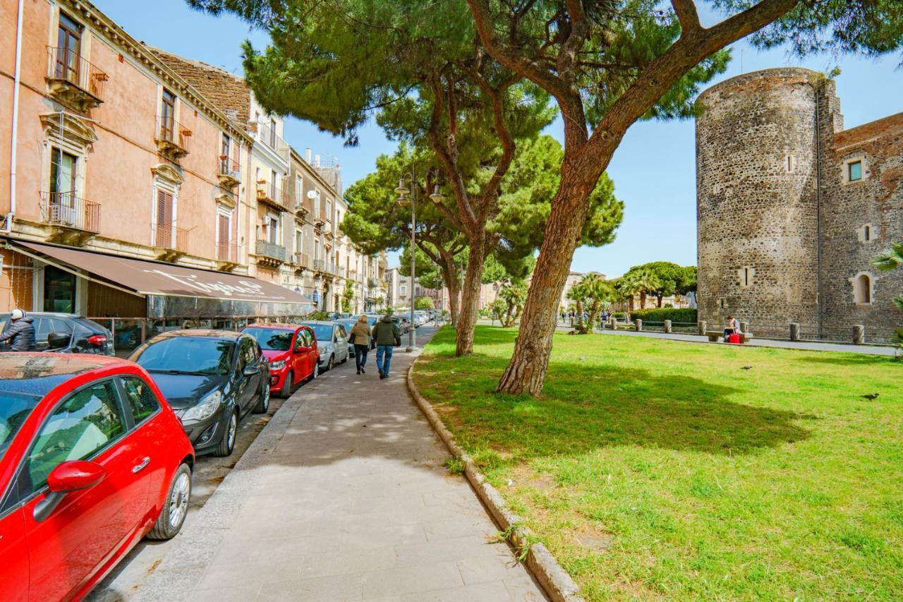 Castle Living Apartment Catania Bagian luar foto