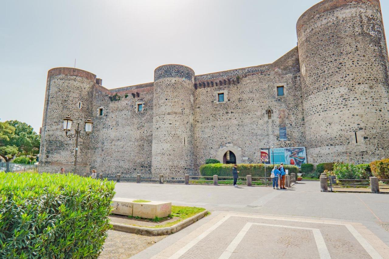 Castle Living Apartment Catania Bagian luar foto