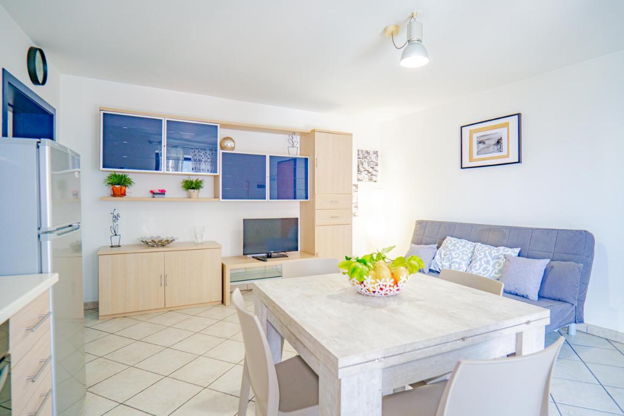 Castle Living Apartment Catania Bagian luar foto