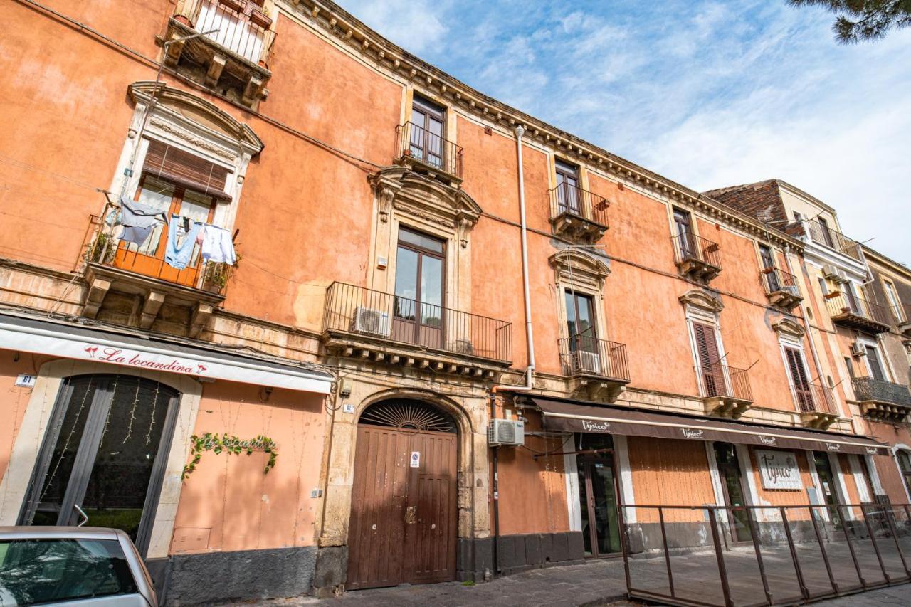Castle Living Apartment Catania Bagian luar foto