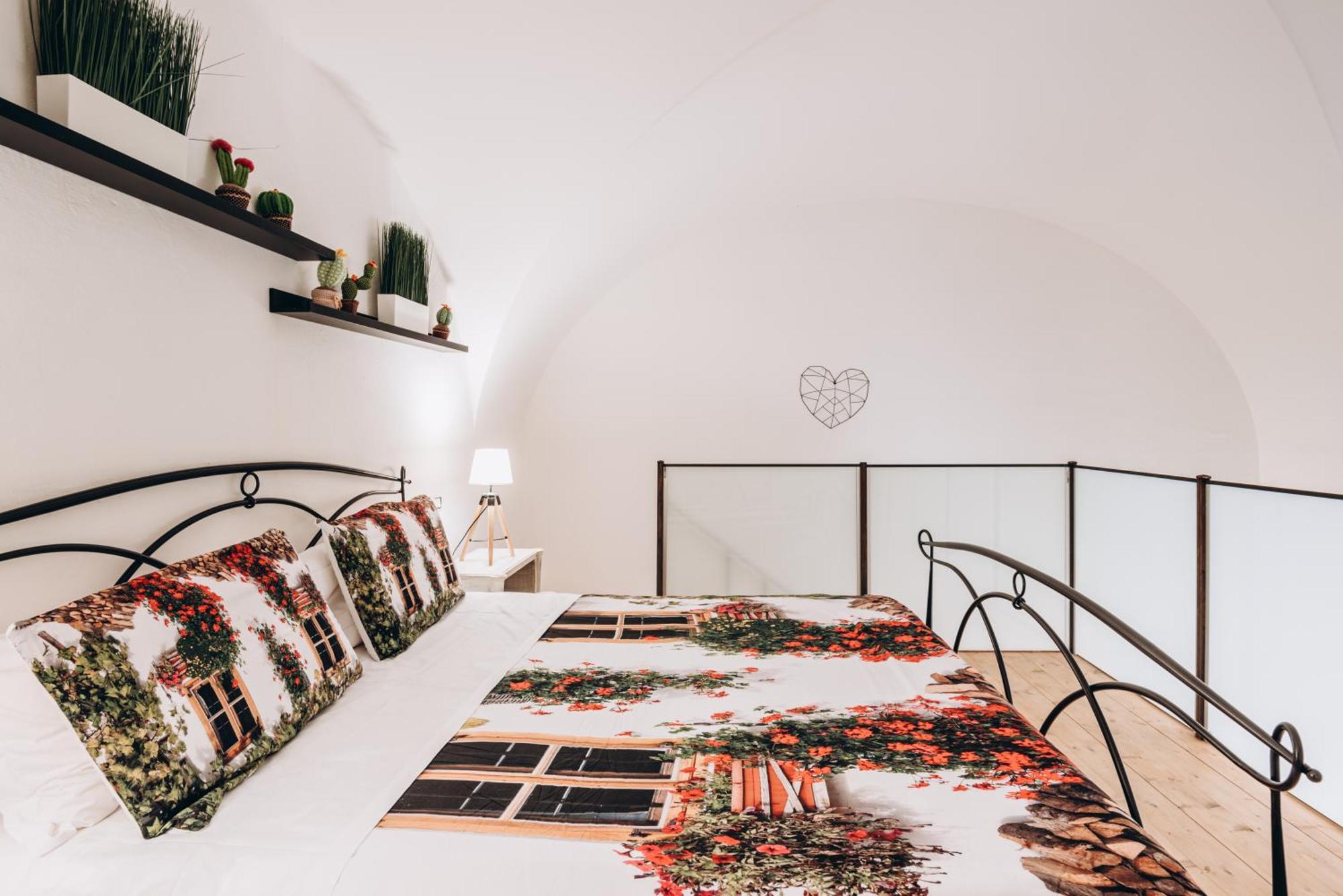 Castle Living Apartment Catania Bagian luar foto